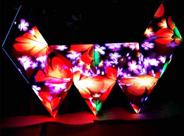 Pantalla LED triangular